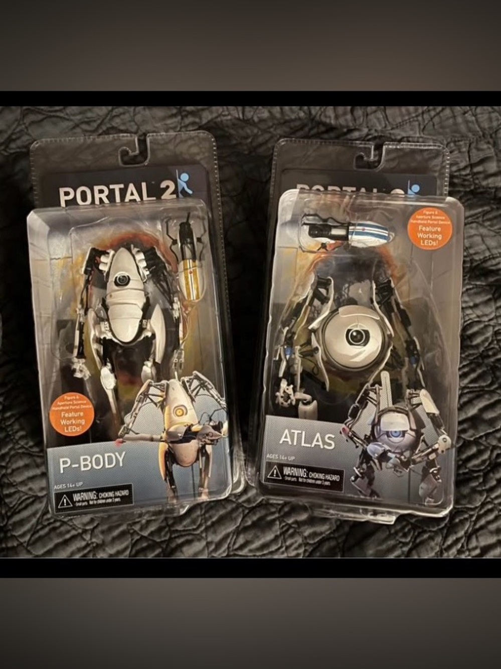 Portal 2 Atlas & P-Body Collectible Figures - Silver/White